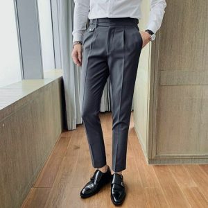“A Cut Above: Exploring Different Styles of Dress Pants”